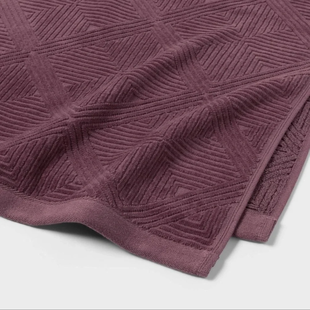New Luxury LARGE Bath Towels Set of 2 Jacquard Cotton Luxe Lattice Hanging Mauve